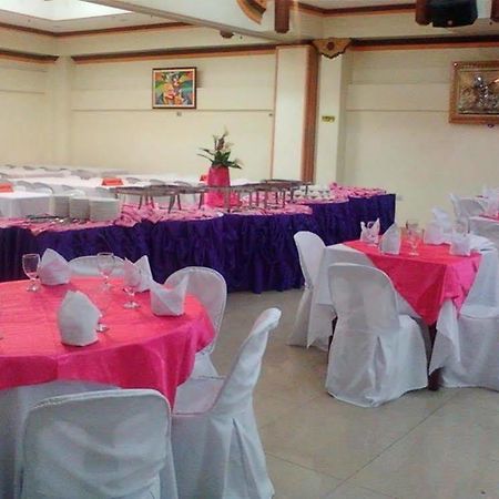 Golden Stallion Suites Cagayan de Oro Kültér fotó