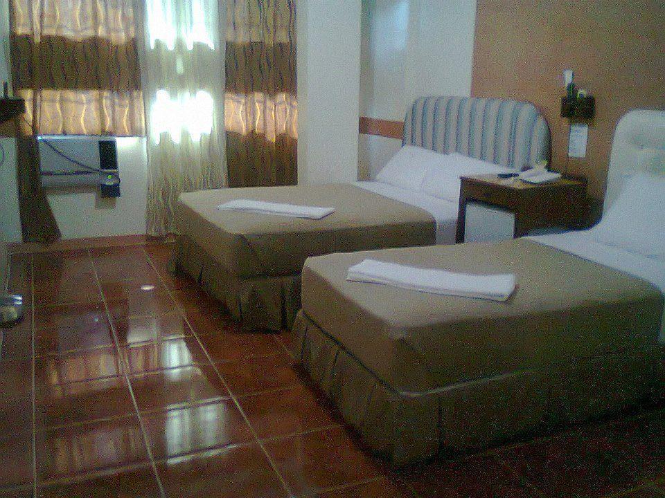 Golden Stallion Suites Cagayan de Oro Kültér fotó