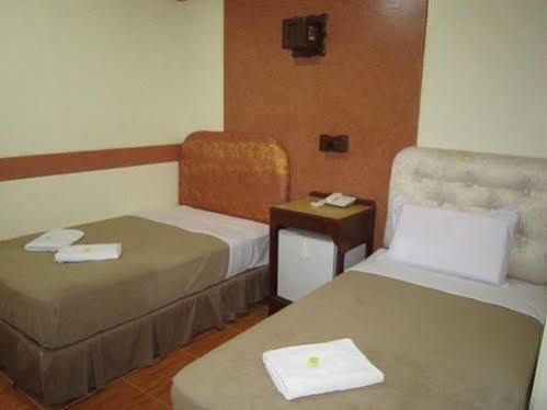 Golden Stallion Suites Cagayan de Oro Kültér fotó